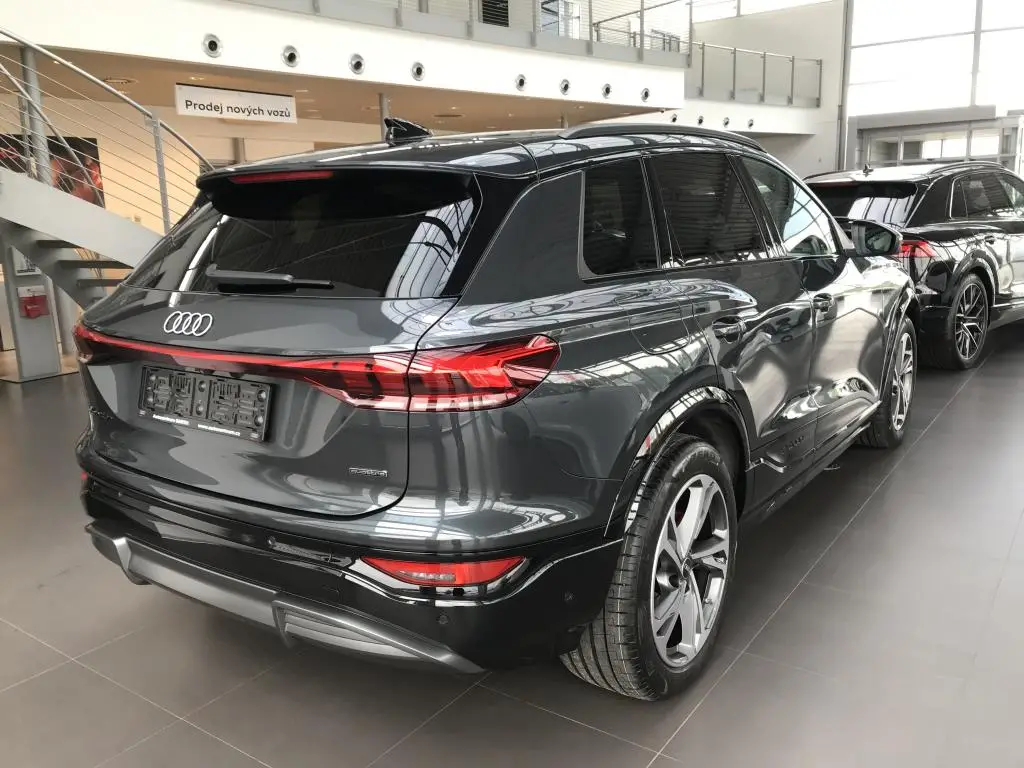 Audi Q6 SUV e-tron quattro 100kWh  / 315kW