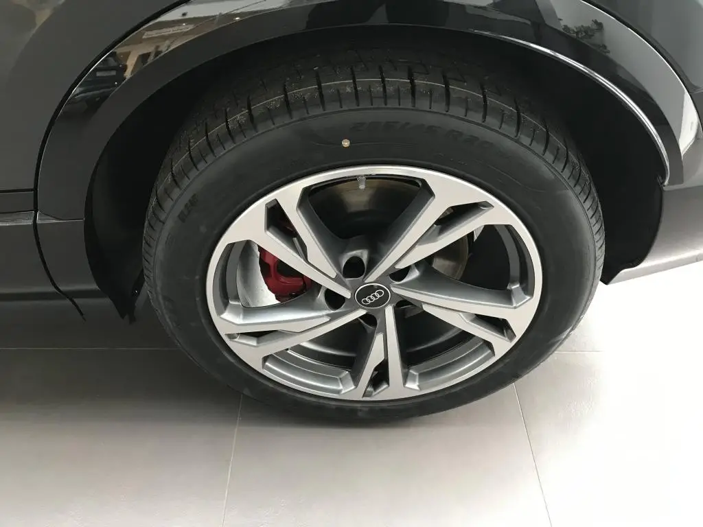 Audi Q6 SUV e-tron quattro 100kWh  / 315kW