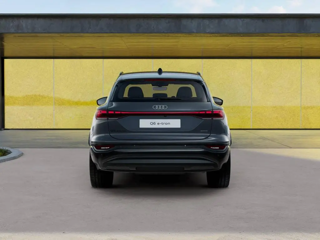 Audi Q6 SUV e-tron quattro