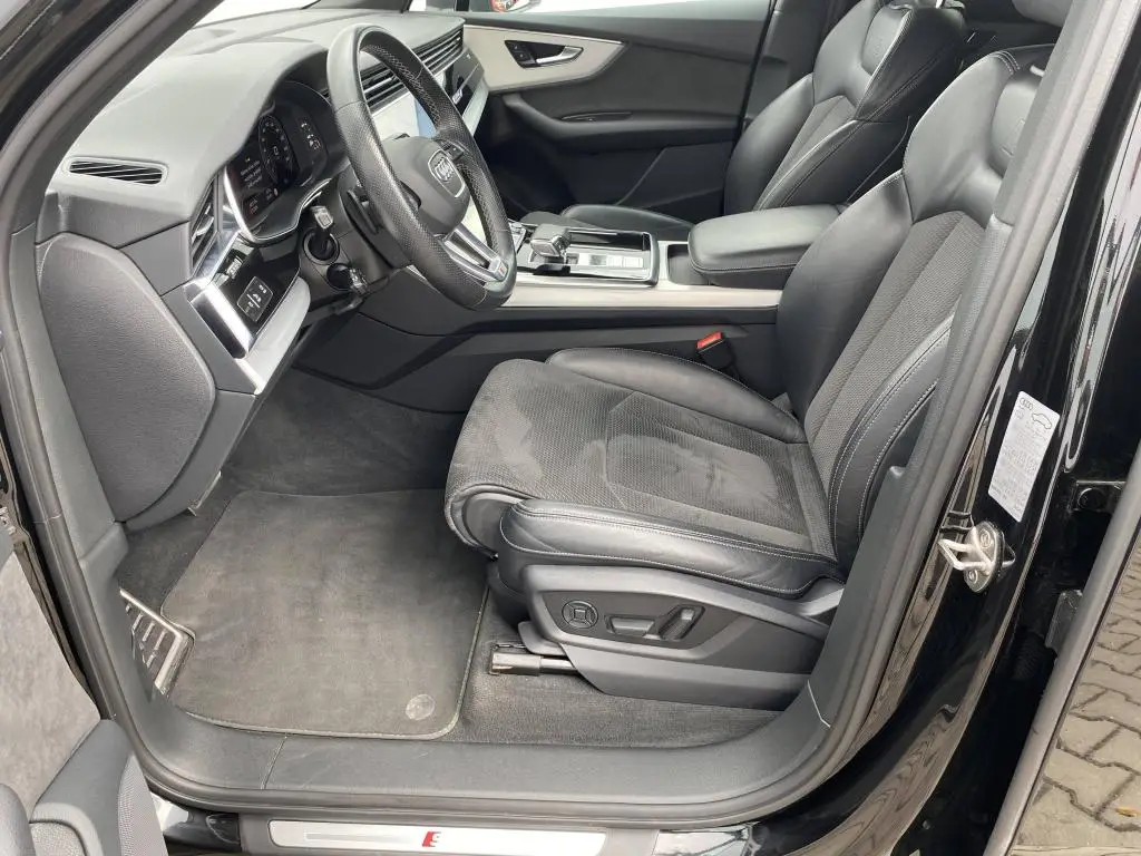 Audi Q7 50 S line Quattro 8TT 3,0TDI / 210kW