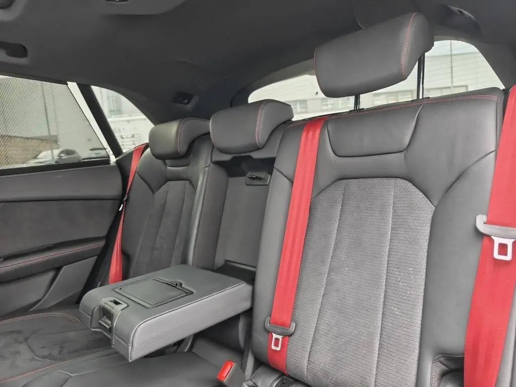 Audi Q8 SQ8 SUV Quattro 8TT 4,0TFSI / 373kW