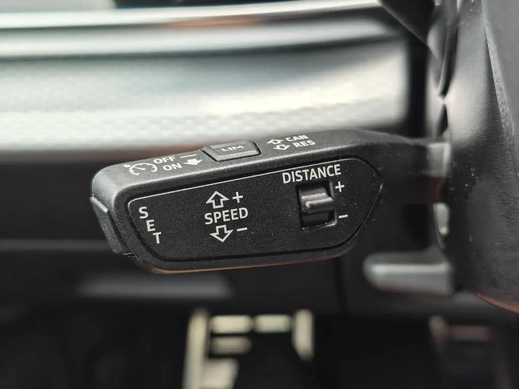 Audi Q8 SQ8 SUV Quattro 8TT 4,0TFSI / 373kW