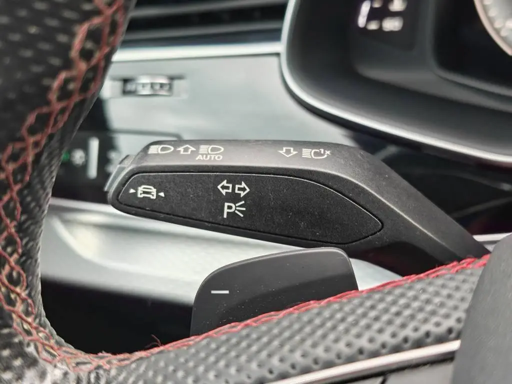Audi Q8 SQ8 SUV Quattro 8TT 4,0TFSI / 373kW