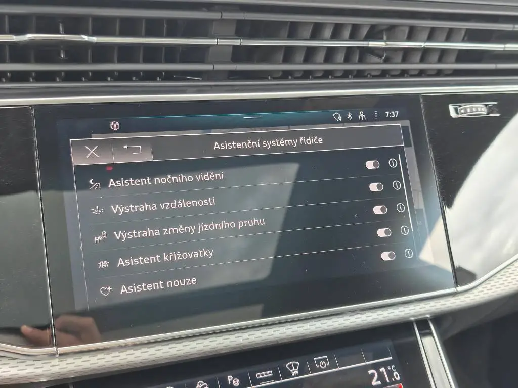 Audi Q8 SQ8 SUV Quattro 8TT 4,0TFSI / 373kW