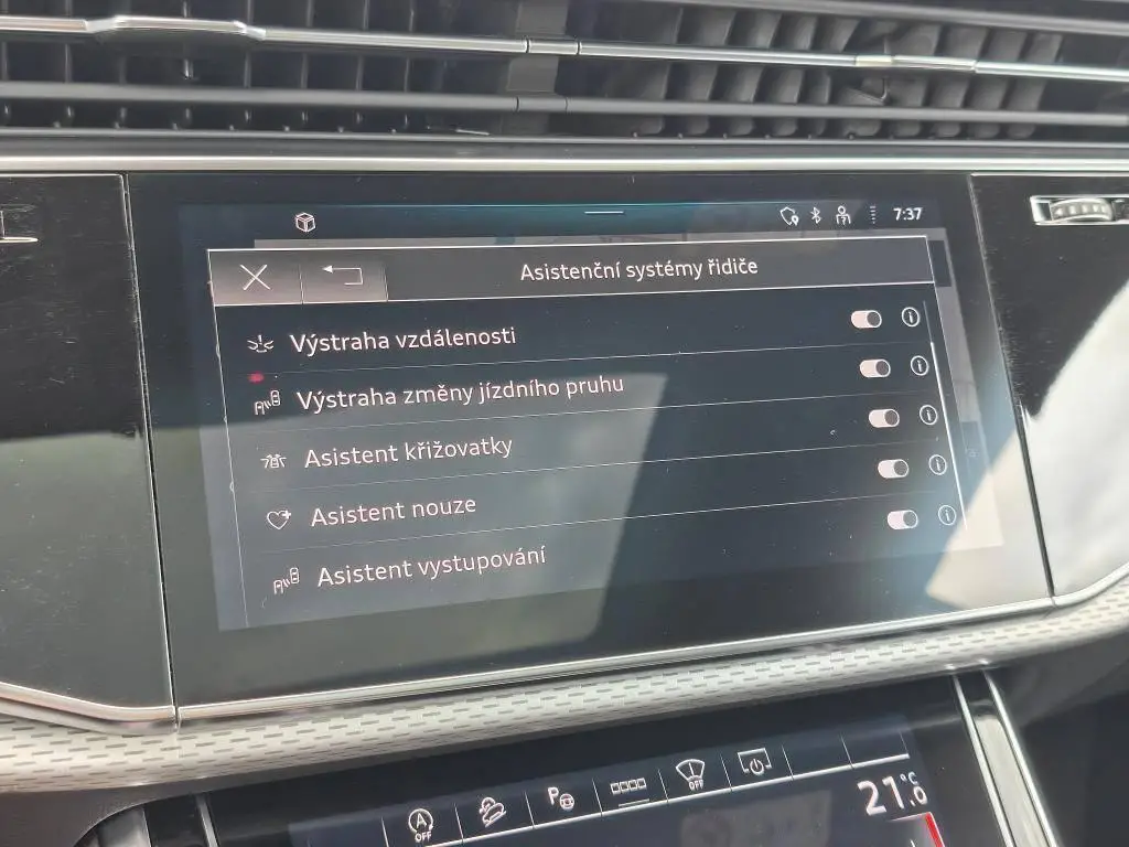 Audi Q8 SQ8 SUV Quattro 8TT 4,0TFSI / 373kW