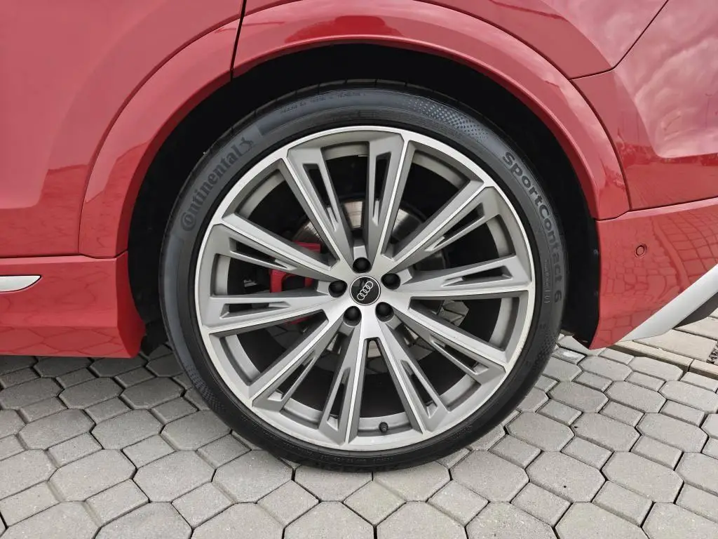 Audi Q8 SQ8 SUV Quattro 8TT 4,0TFSI / 373kW