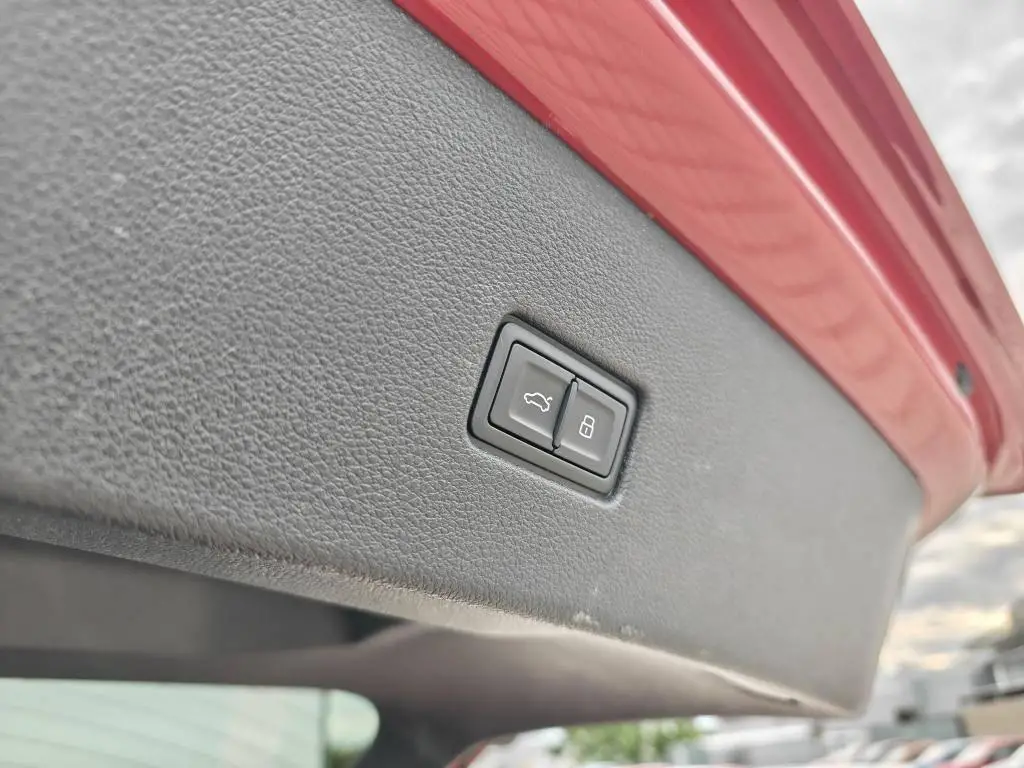 Audi Q8 SQ8 SUV Quattro 8TT 4,0TFSI / 373kW