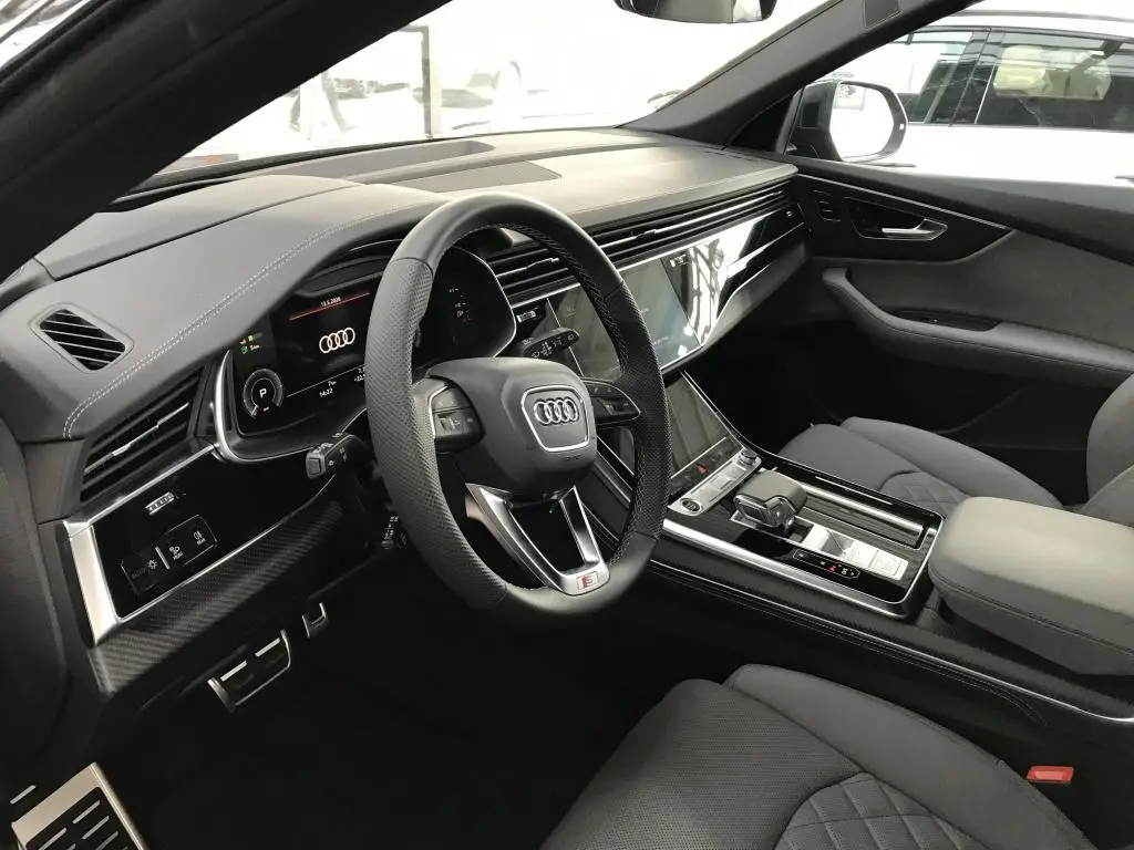 Audi Q8 SUV 60 Quattro 8TT 3,0TFSIe / 250kW