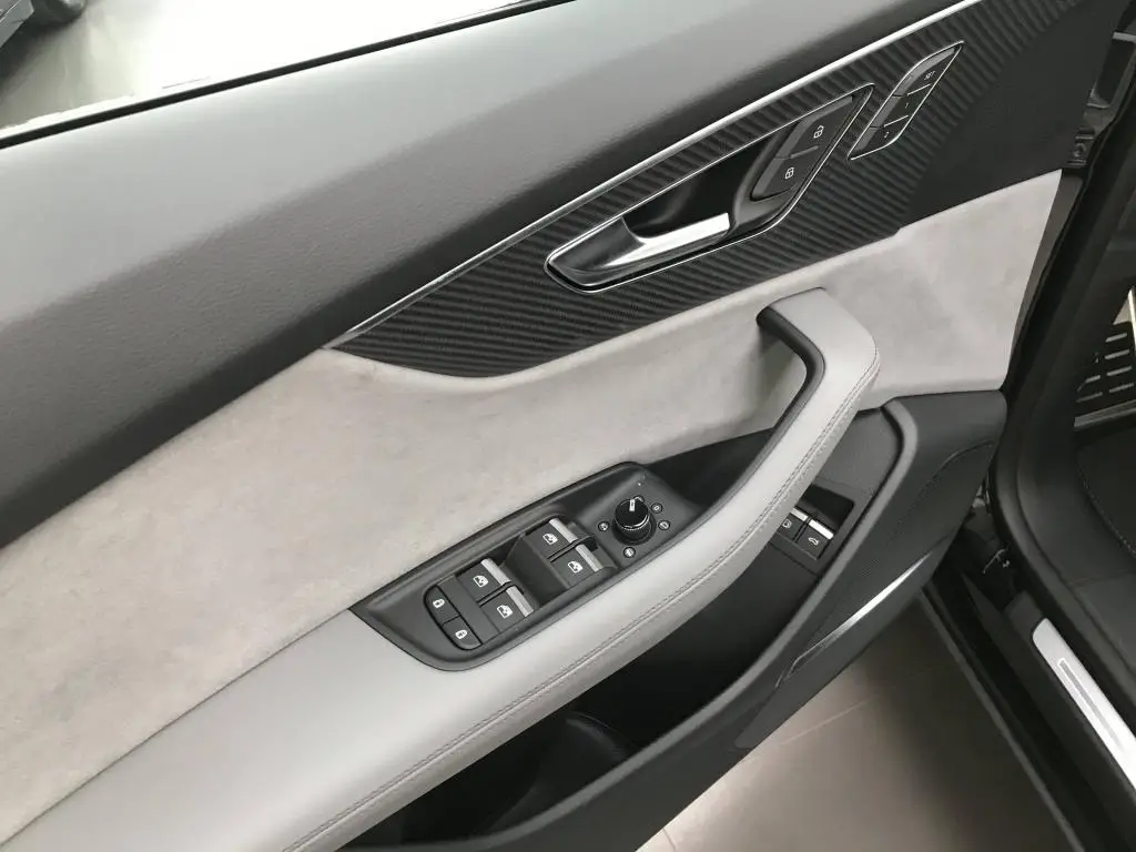 Audi Q8 SUV 60 Quattro 8TT 3,0TFSIe / 250kW