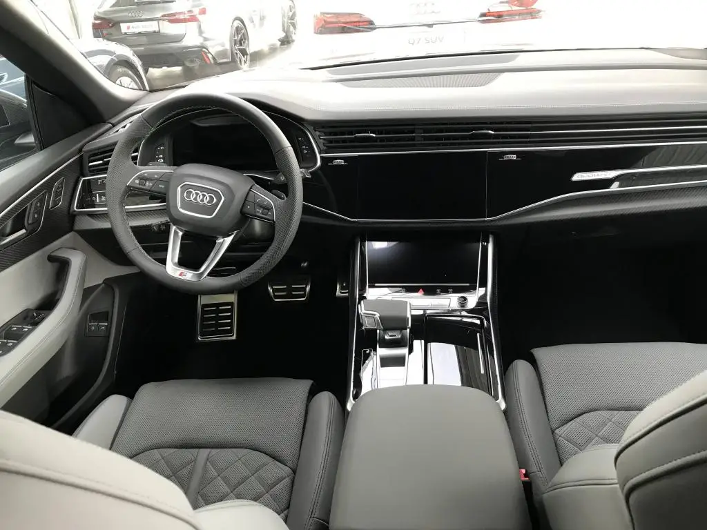 Audi Q8 SUV 60 Quattro 8TT 3,0TFSIe / 250kW