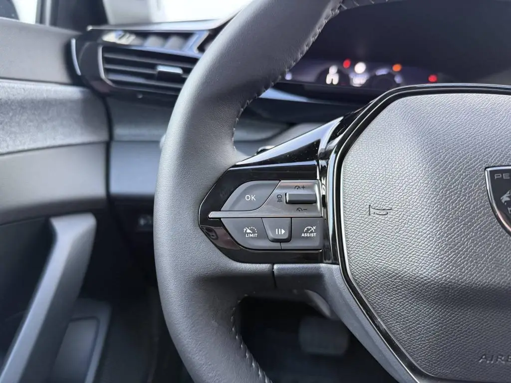 Peugeot 308 SW ALLURE Hybrid  e-DCS6 1.2 / 107kW