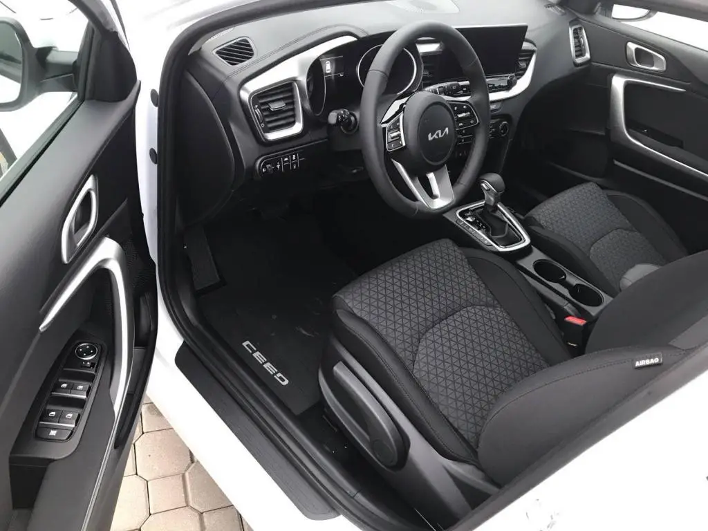 KIA Ceed SW CD SPIN 7DCT 1,5 T-GDi / 103kW