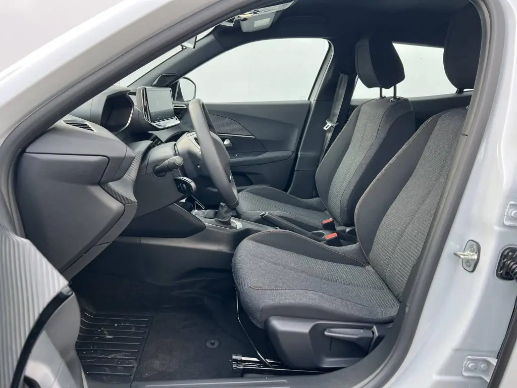 Peugeot 2008 STYLE S&S MAN6 1.2 PureTech / 75kW