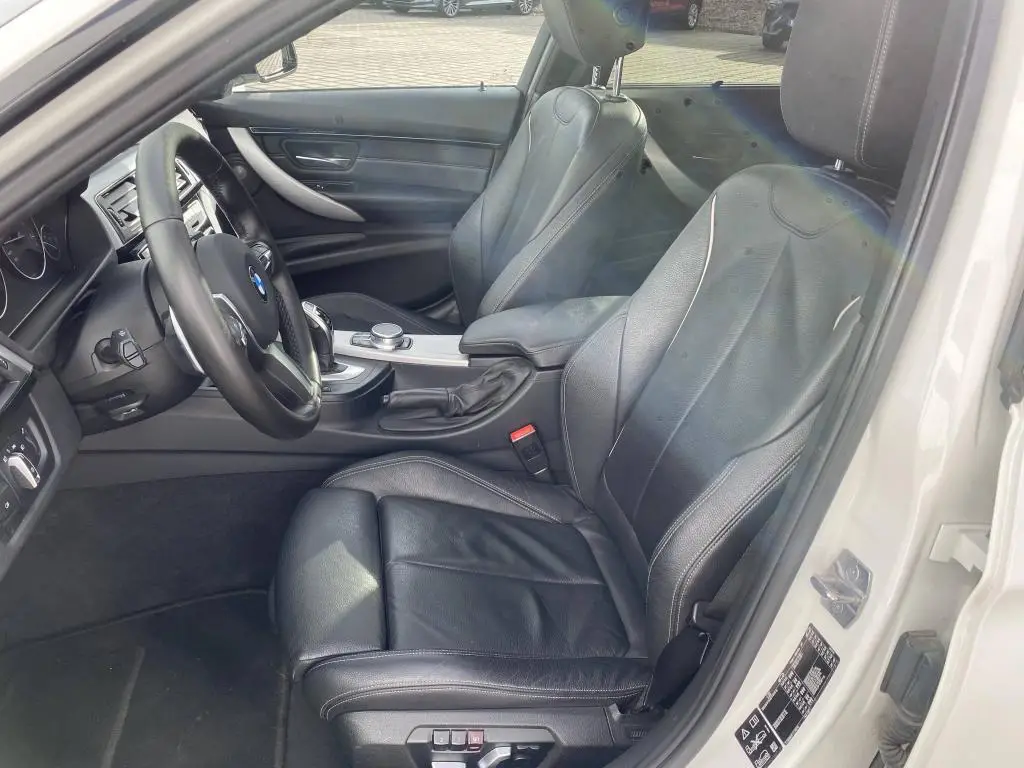 BMW 320D 330i Xdrive 2,0i / 140kW