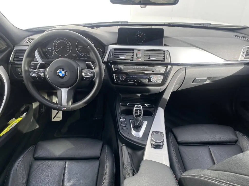 BMW 320D 330i Xdrive 2,0i / 140kW