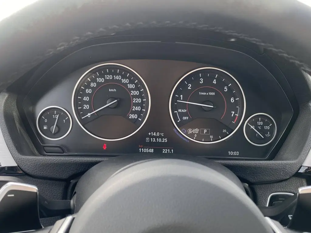 BMW 320D 330i Xdrive 2,0i / 140kW