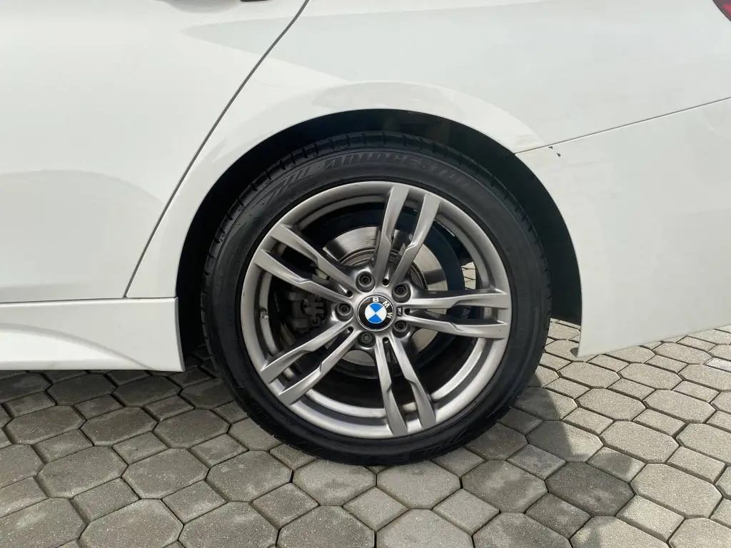 BMW 320D 330i Xdrive 2,0i / 140kW