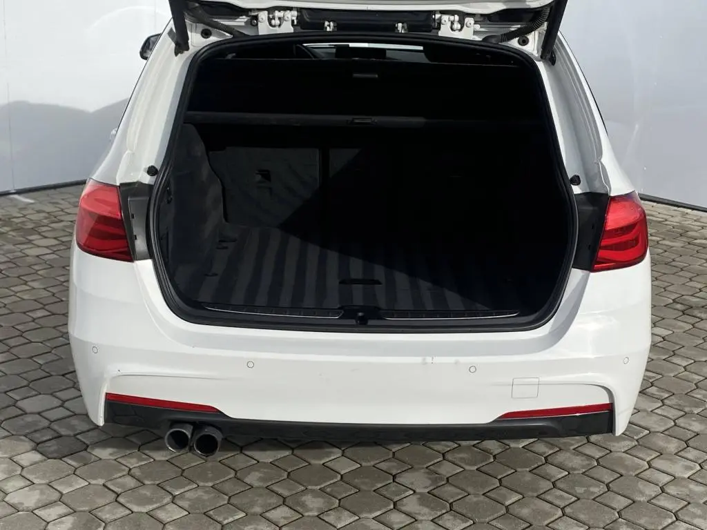 BMW 320D 330i Xdrive 2,0i / 140kW
