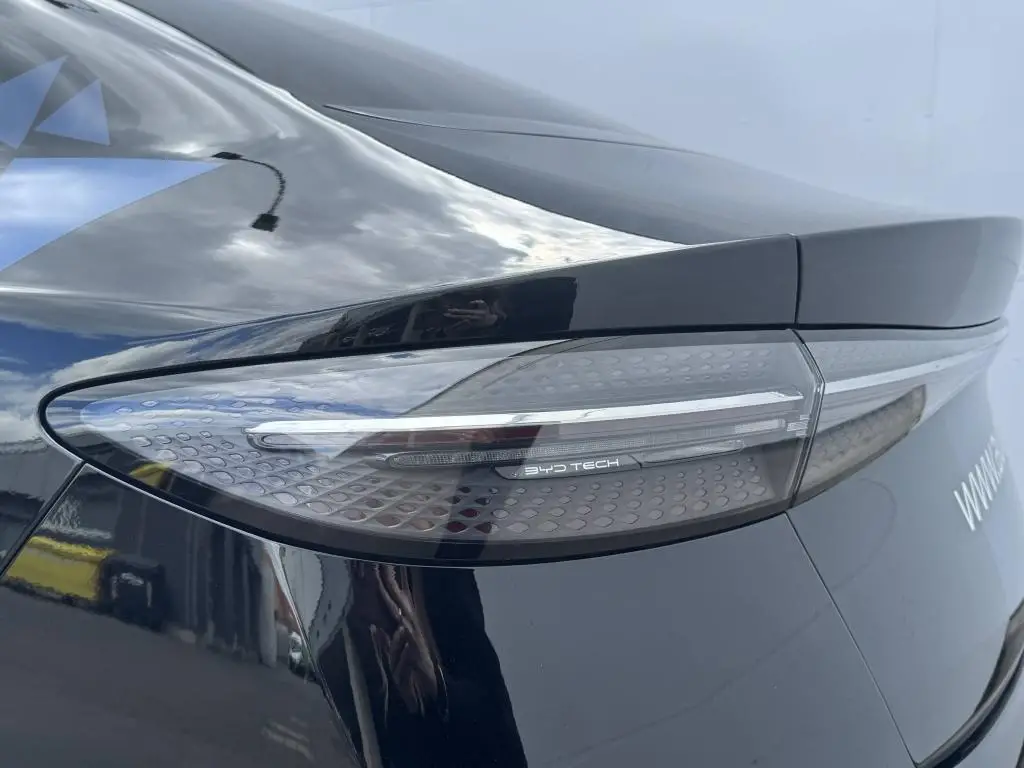 BYD SEAL Excellence AWD 82 kWh  / 390kW