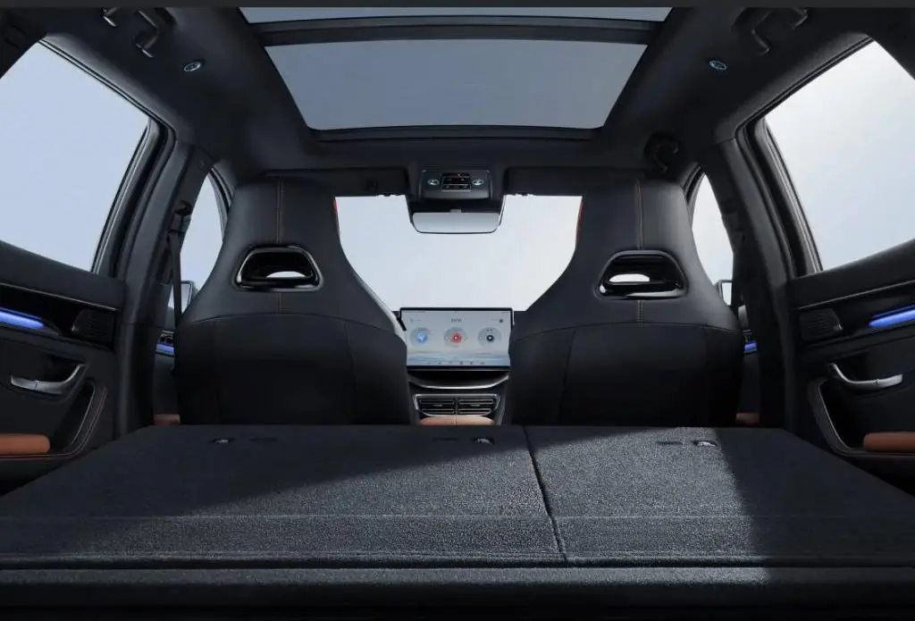 BYD SEAL U DM-i Design AWD 1,5 / 238kW