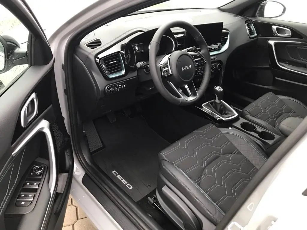 KIA Ceed SW CD EDICE 30 1,5 T-GDi / 103kW
