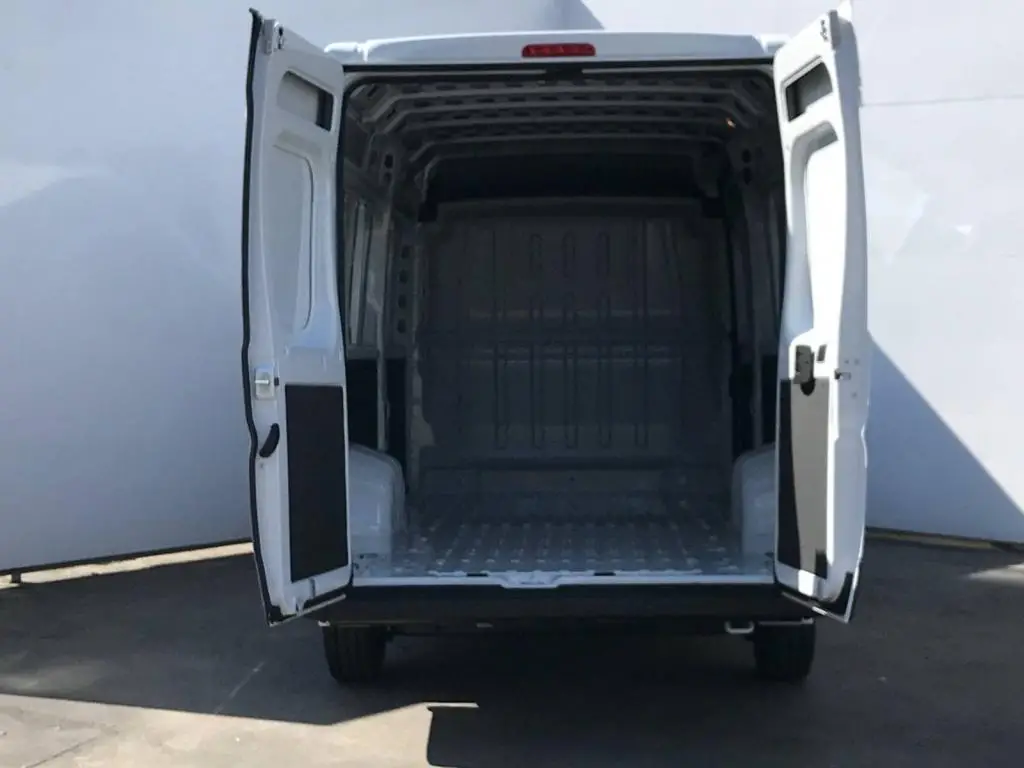 Peugeot Boxer Furgon 4350 L4H2 MAN6 2,2 BlueHDi / 103kW