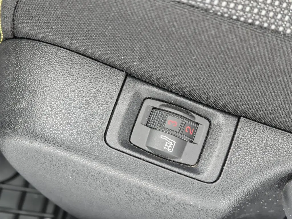 Citroën C3 S&S MAN FEEL PACK 1.2 PureTech / 60kW