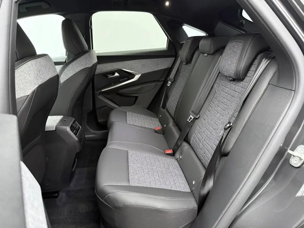 Peugeot 3008 ALLURE Hybrid e-DCS6 1,2 / 100kW