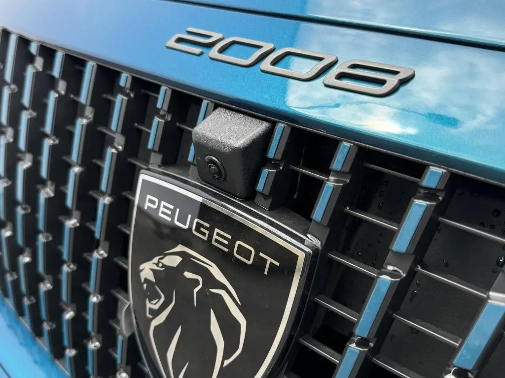 Peugeot 2008 ALLURE Hybrid  1,2 145 e-DCS6 / 107kW