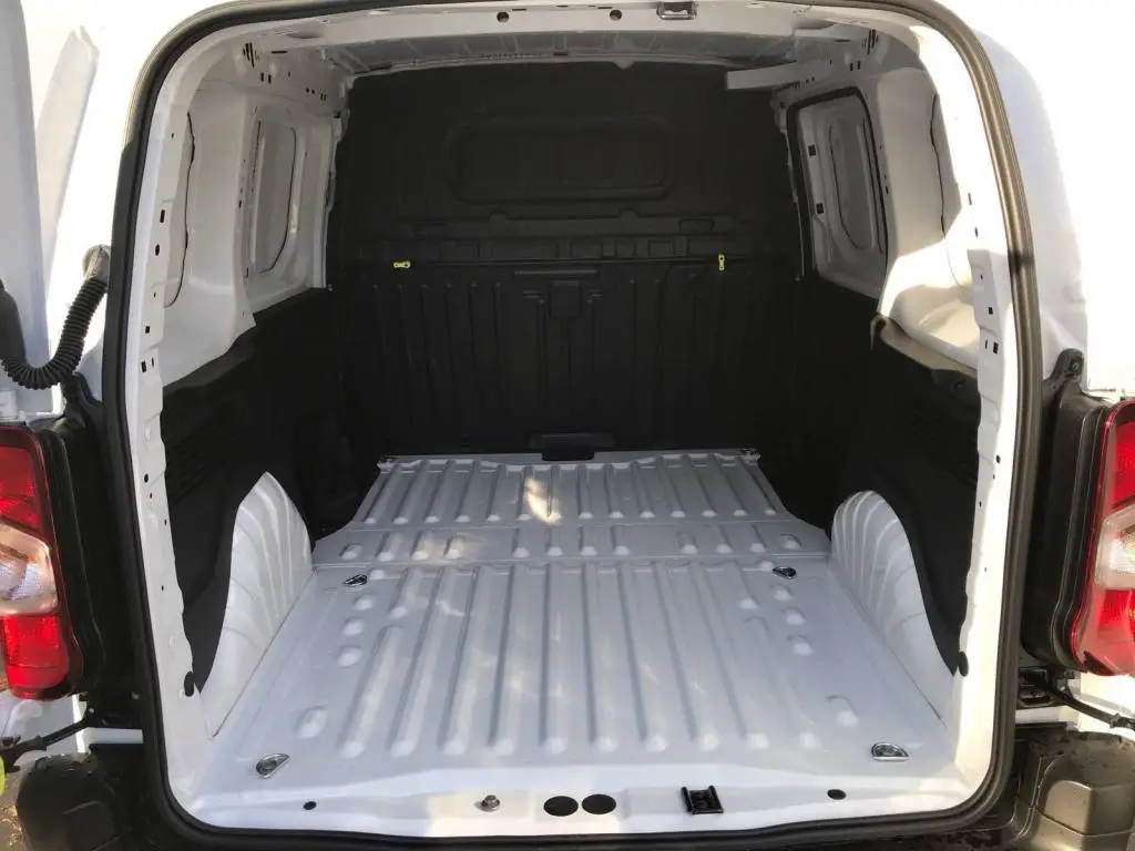 Peugeot Partner Furgon L1 650 1,5 BlueHDi S&S MAN6 / 75kW