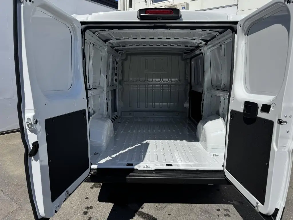 Opel Movano skříň L2H1 3000 6°MT 2,2 CDTi / 88kW