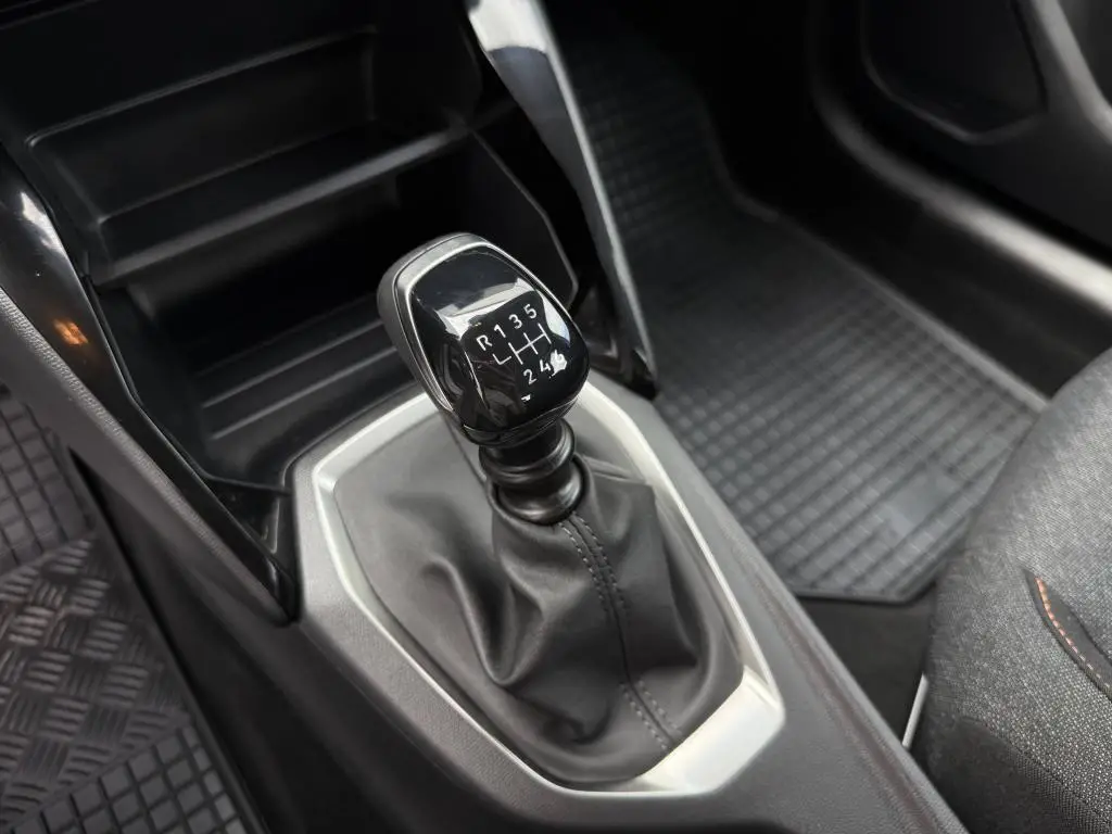 Peugeot 208 STYLE S&S MAN6 1,2 PureTech / 74kW