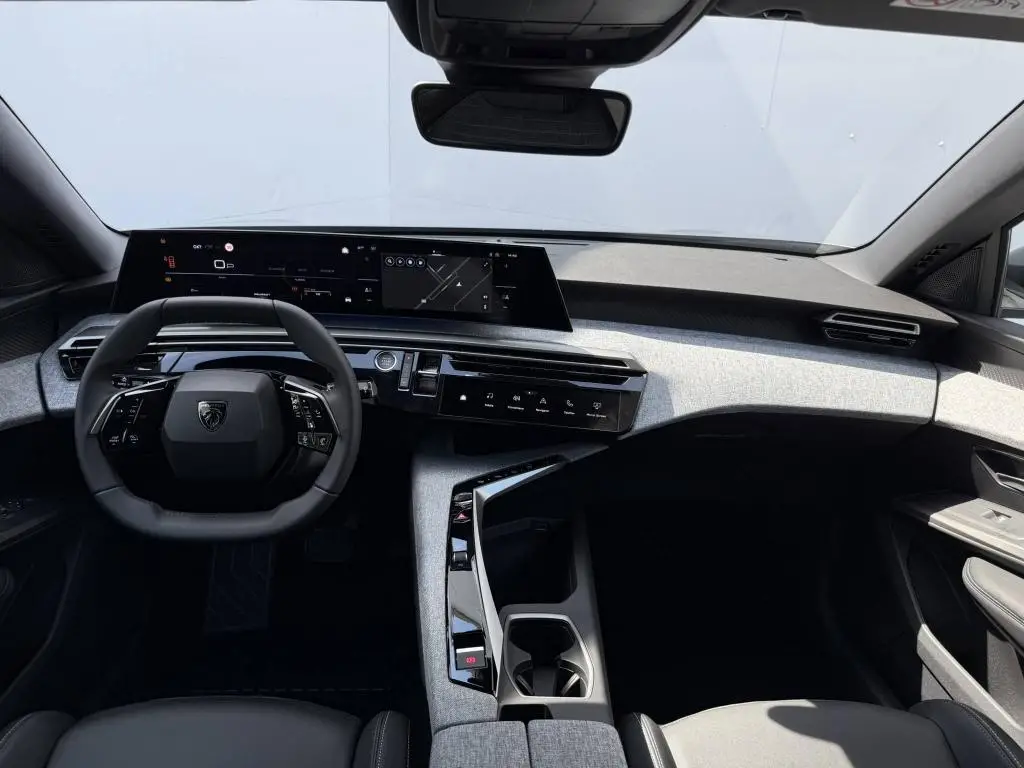 Peugeot 5008 ALLURE Hybrid e-DCS6 1,2 / 107kW