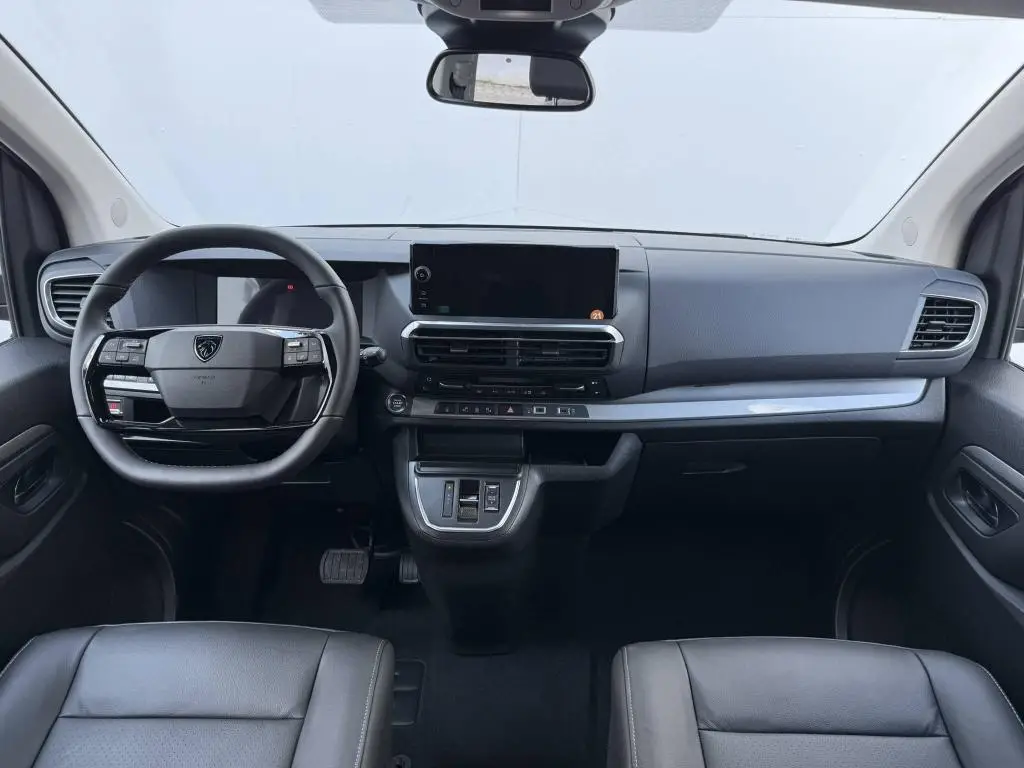 Peugeot Traveller Allure Long 2.2 BlueHDi S&S EAT8 / 132kW