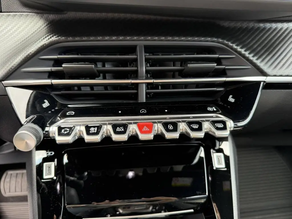 Peugeot 2008 ALLURE Hybrid  1,2 145 e-DCS6 / 107kW