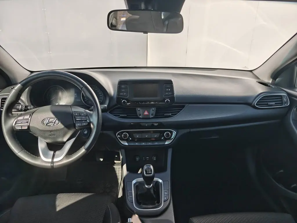 Hyundai i30 Fastback  1,6 CRDI / 100kW