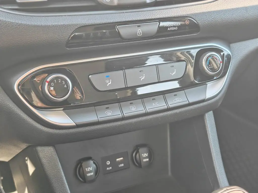 Hyundai i30 Fastback  1,6 CRDI / 100kW