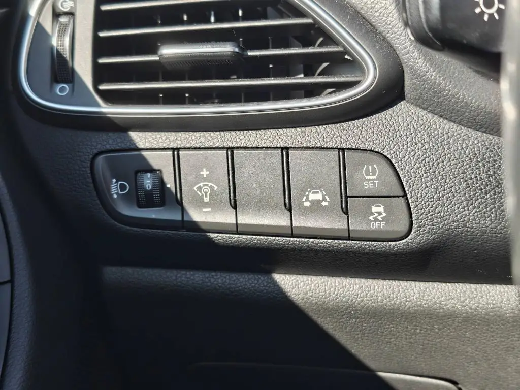 Hyundai i30 Fastback  1,6 CRDI / 100kW