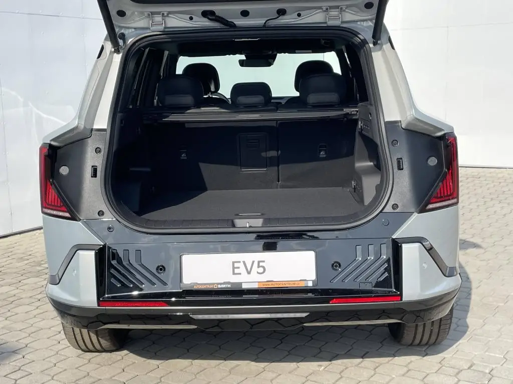 KIA EV5 GT-LINE + 81,4 KWH 4x4    / 195kW