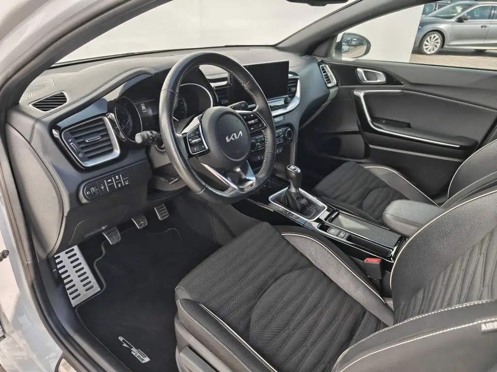 KIA ProCeed CD T-GDI GPF GT LINE PLUS (2022) T-GDI / 117kW