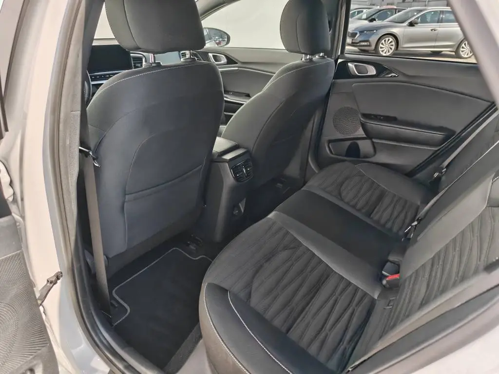 KIA ProCeed CD T-GDI GPF GT LINE PLUS (2022) T-GDI / 117kW