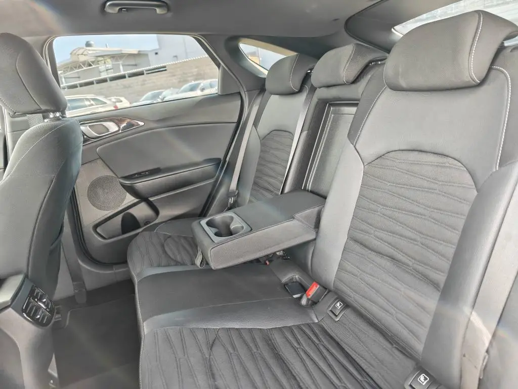 KIA ProCeed CD T-GDI GPF GT LINE PLUS (2022) T-GDI / 117kW