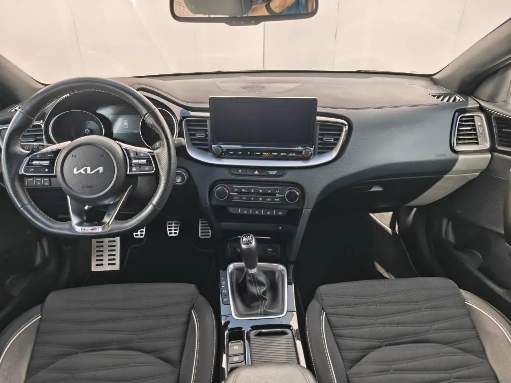 KIA ProCeed CD T-GDI GPF GT LINE PLUS (2022) T-GDI / 117kW