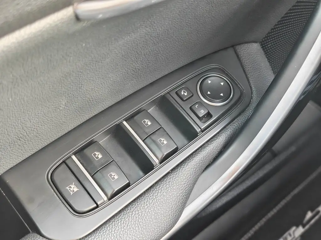 KIA ProCeed CD T-GDI GPF GT LINE PLUS (2022) T-GDI / 117kW