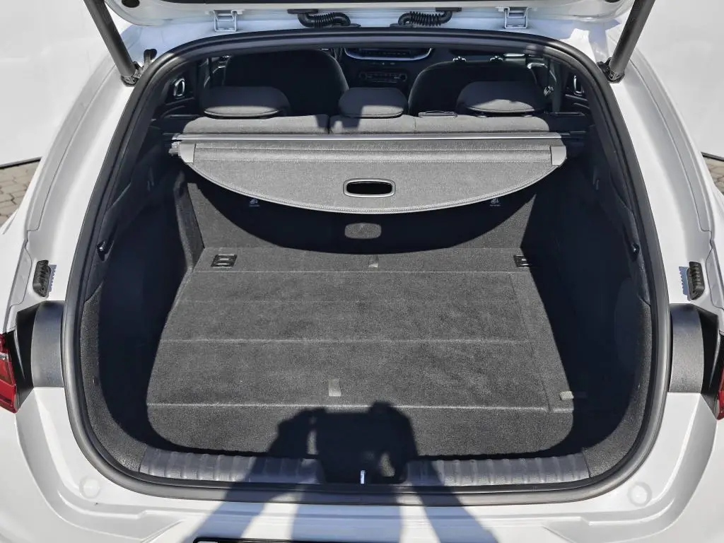 KIA ProCeed CD T-GDI GPF GT LINE PLUS (2022) T-GDI / 117kW