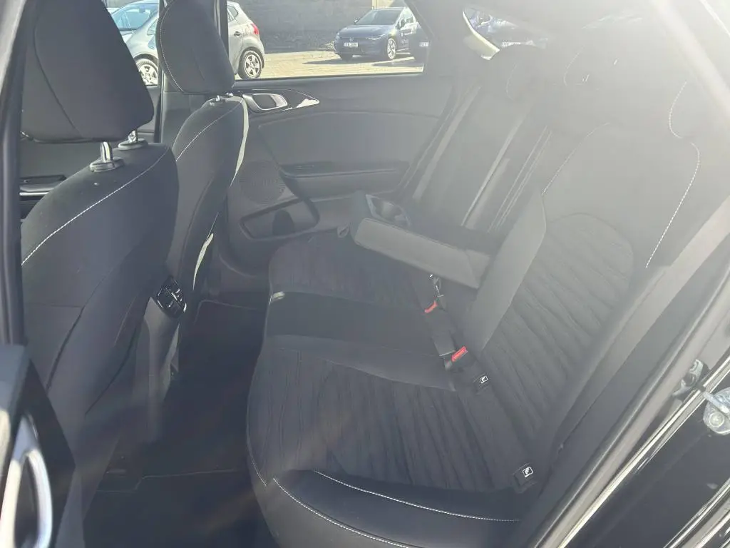 KIA ProCeed CD T-GDI GPF GT LINE PLUS (2022) T-GDI / 118kW