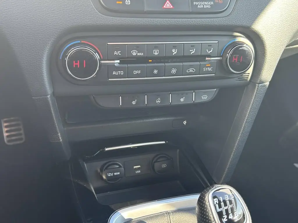 KIA ProCeed CD T-GDI GPF GT LINE PLUS (2022) T-GDI / 118kW