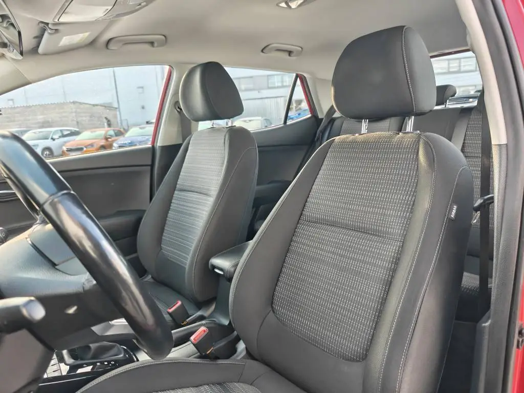 KIA Stonic SE 1,0 T-GDi GPF 7DCT EXCLUSIVE 74 kW 1.0 T-GDi / kW