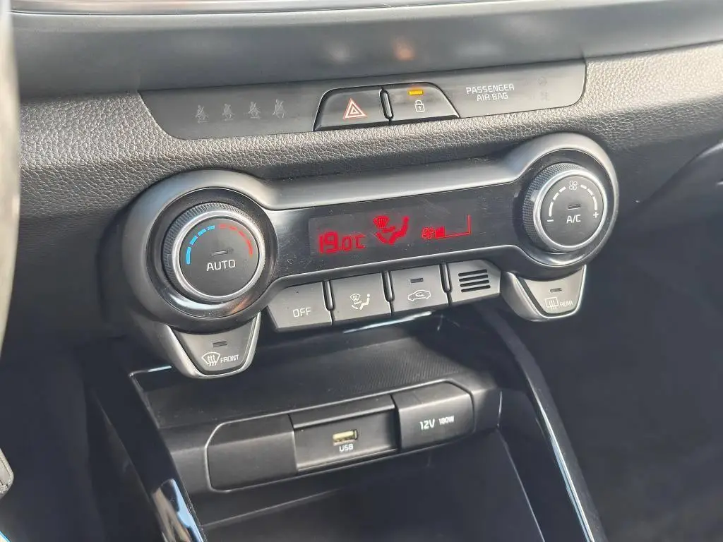 KIA Stonic SE 1,0 T-GDi GPF 7DCT EXCLUSIVE 74 kW 1.0 T-GDi / kW
