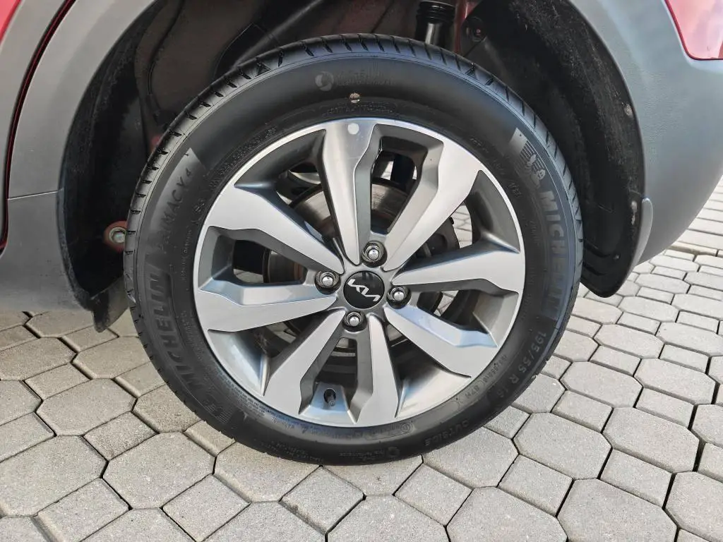 KIA Stonic SE 1,0 T-GDi GPF 7DCT EXCLUSIVE 74 kW 1.0 T-GDi / kW